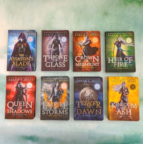 The first copies of the Throne of Glass Miniature Character Collection have arrived at the Bloomsbur