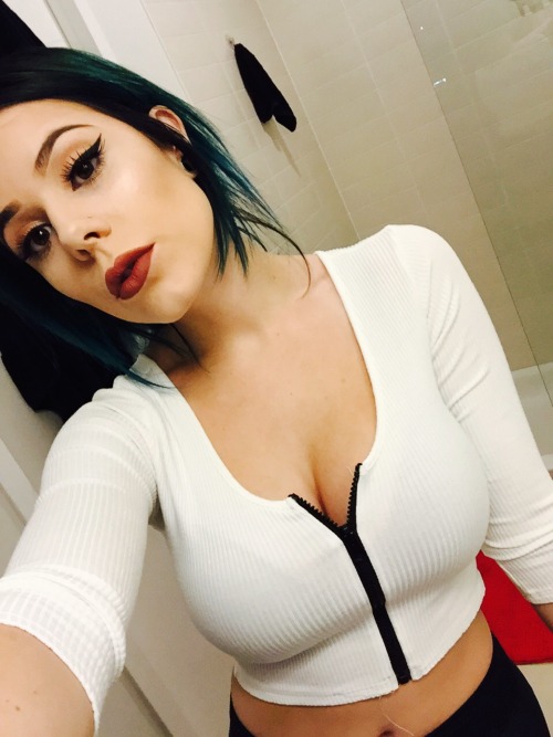 c0rtanablue:  Birthday selfies :)