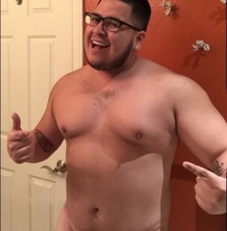 beefbearrito:  Yes, I was naked when I took this selfie. Happy tummy/titty Tuesday!