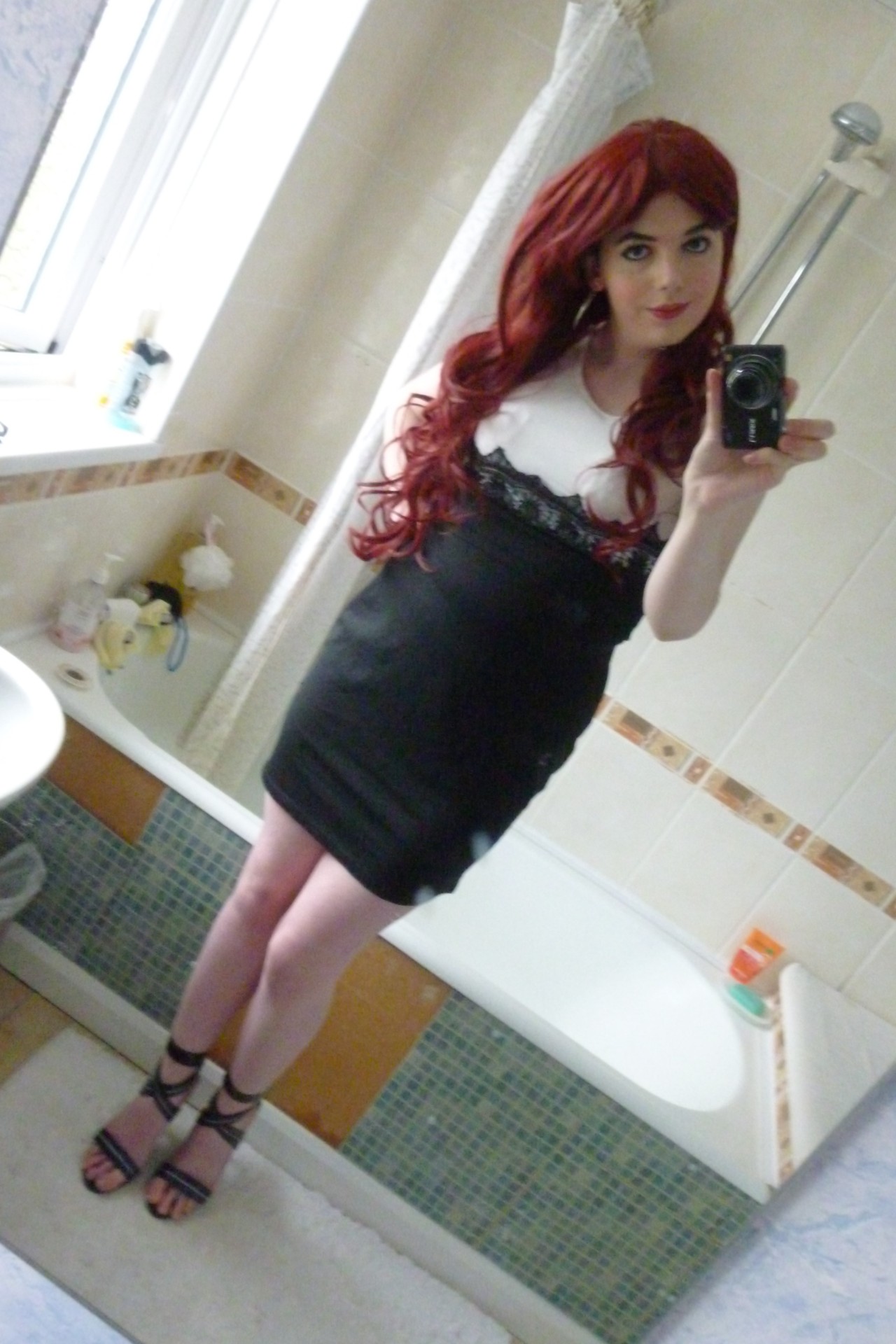 lucy-cd:  PicturesLast pics in the red wig, so gorgeous! I can’t wait to wear it