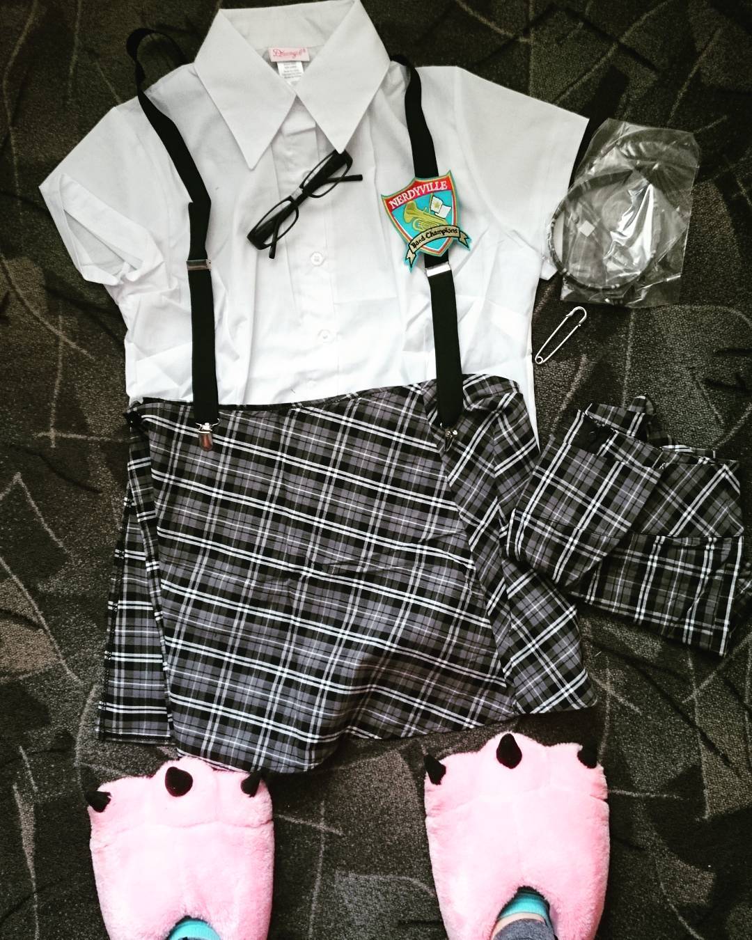 New schoolgirl outfit for my next shooting on my website. by sexy_lovely_sam