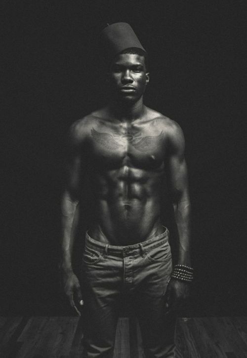 fuckyeahdarkboys:  Shermon Brathwaite 
