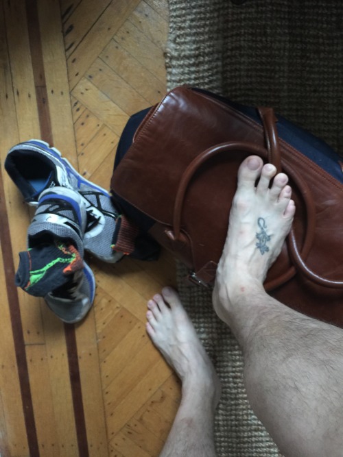 size15cashmaster:  Beach vacation starts today, slaves. Well, officially starts today. I don’t need to work too hard the rest of the year when I have so many loyal worshippers and devoted slaves making sure their master is supremely happy, in every