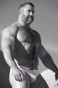 hzltaurus:  This man is fucking hot