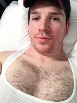 feellikedreaming:Spring time scruff and chesticles