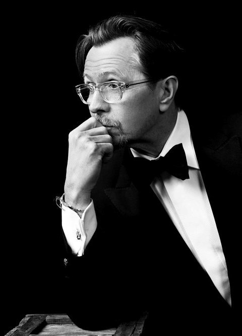 lesravageurs:   Ravageurs suit up. | Gary Oldman by Patrick Fraser  