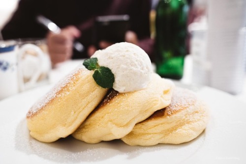 sweetoothgirl: Tokyo Food Guide: Where to Eat Fluffy Japanese Pancakes in Tokyo I’ve been to Gram an