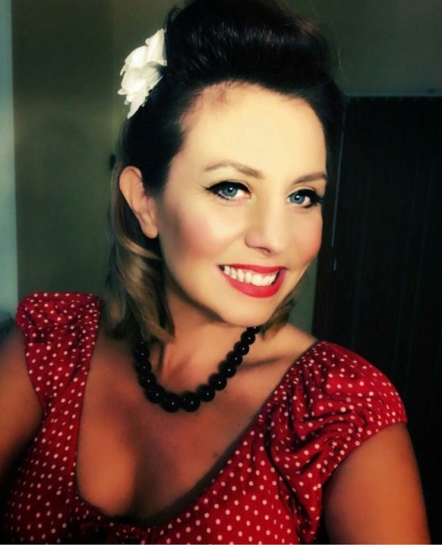 briguyflorida: Woman in red! Sexy Jeep girl Tania