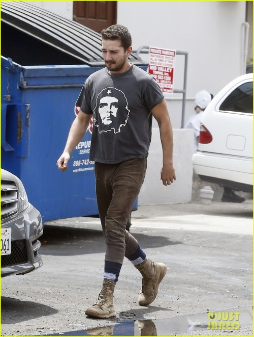 razrblade530: Shia labeouf can get it fuck yes