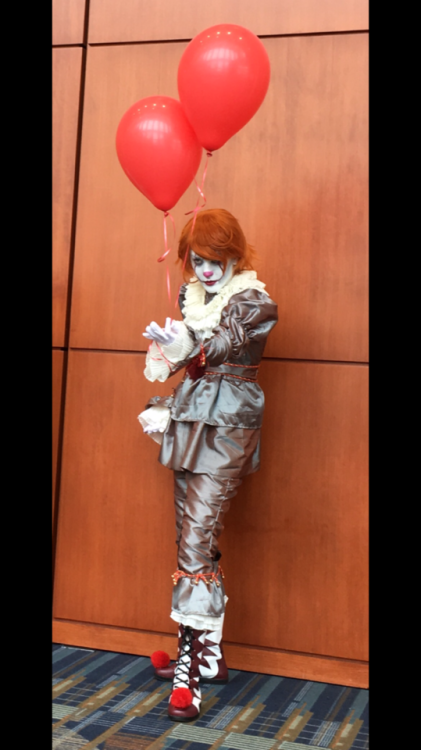 slutforpennywise: plantchild23: Here’s the reveal of my Pennywise cosplay you stinky clown lovers!!!