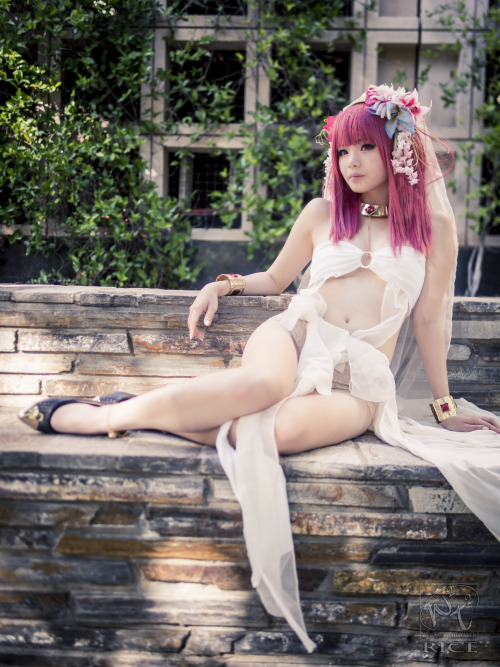 shinjesus: photos of my dancer morgiana from fanime!! tumblr seriously butchered the quality but i&r