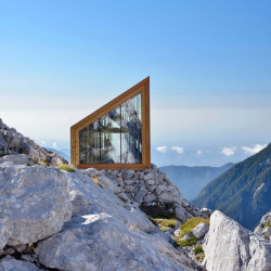 mymodernmet:  Solitary Wilderness Shelter Provides Warmth to Mountain Hikers