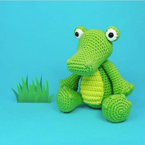 amigurumipatterns: @descabdello made this super cut alligator with the pattern by @oneandtwocompany 