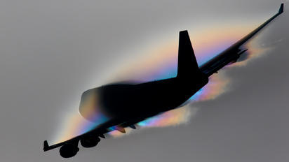 toocatsoriginals:  Trippy, Fog-Veiled Airliner Photos - Schiphol Airport, Amsterdam Boeing 747-400 McDonnell-Douglas MD-11F Boeing 777-200ER Boeing 737-800 Photos: Lars Veling