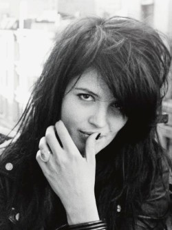 die-by-the-drop:  My favorite photos of Alison Mosshart 10/∞ 