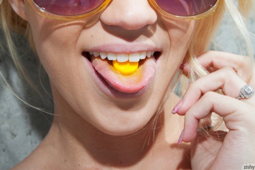 Tegan Summers - www.zishy.com