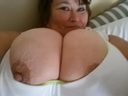 wickedlywenchy:  Happy hump day!!
