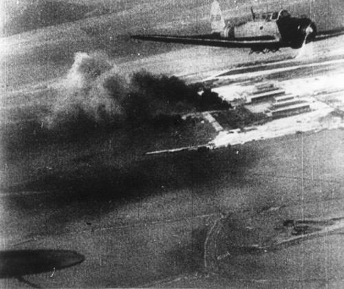 Photos from Pearl Harbour (December 7th, 1941):During the first wave of the attack.Aerial view of th