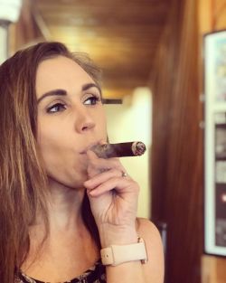 ftbmelanie:Tabernacle by @foundationcigars. #cigarporn #cigars #cigaraficionado #cigarlovers #botl #sotl — view on Instagram https://ift.tt/2BNNAow