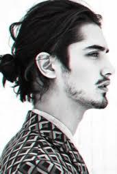 ioncewasborntobebad:if you’re not aware of avan jogia you should bei mean seriously