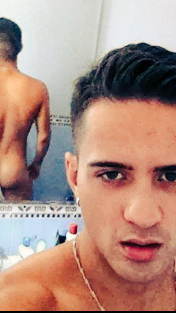 colungafrank:  Robbie Rojo    twitter pics