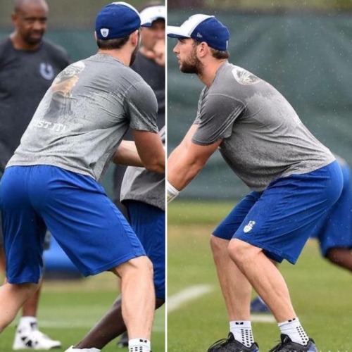 phil1000: trippmiiler: Fucking stud Andrew Luck