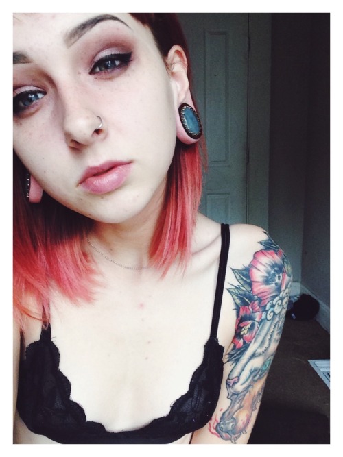 floral-flesh:  Good morning here is my face adult photos