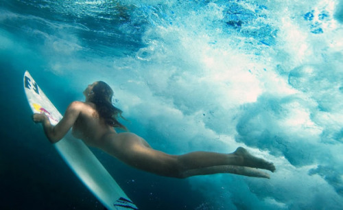 fleshandblonde:  Nude Surfing  It’s Naked Surfer Girl Thursday!  