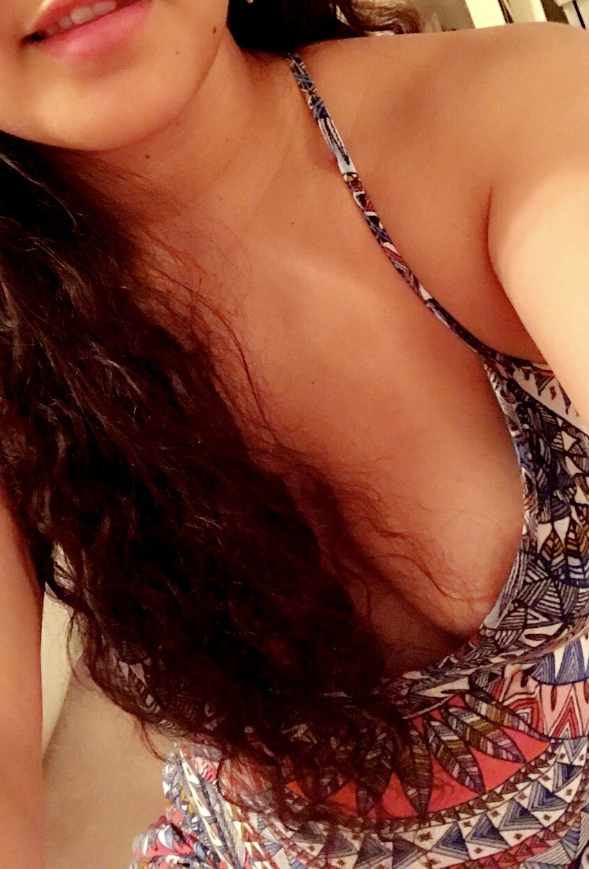 xxxglorybox:  Just a little tease :)  -  Why do you do this to me? ♥️