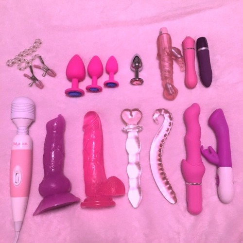 lizzielouxxx: littlemeggiemay: pretty pink toys for a pretty pink princess I NEED this exact collect