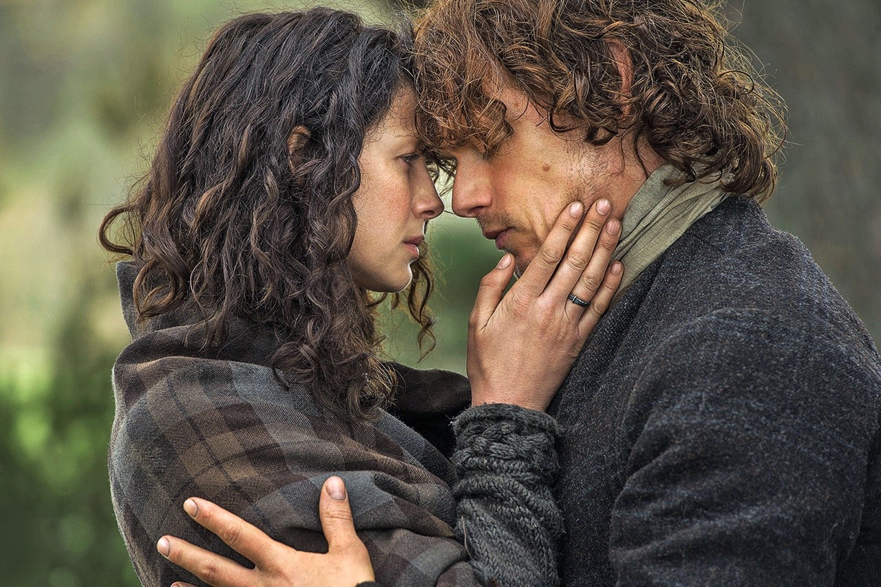 msmenna:  Jamie and Claire turning up the heat.  Off the charts chemistry.  Gifts