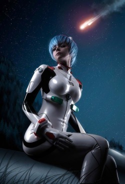kinky-latex-babes:  Rei Ayanami Cosplay by Frosel http://ift.tt/2vuTEgc