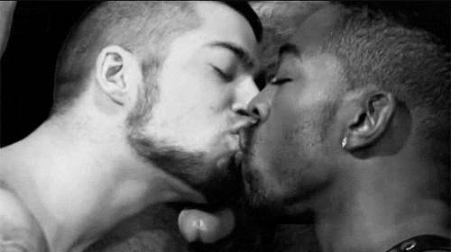 rawinterracialroleplay: Tongue wrestling