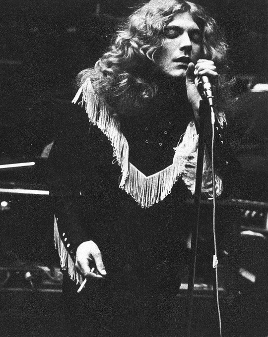 babeimgonnaleaveu:  Robert Plant, 1970.