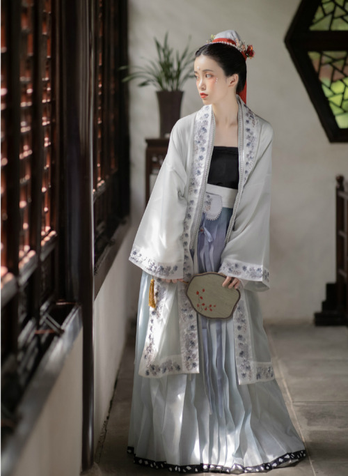 hanfugallery:chinese hanfu by 上遥居