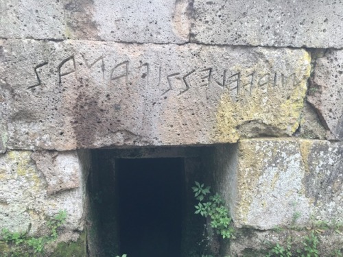 clodiuspulcher:Pictures from the Etruscan necropolis in Orvieto- being able to see the names of the 