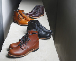 red-wing-shoes-taiwan:  Red Wing - Classic Dress, Round Toe in “Featherstone” Leather. 第一張照片由背景開始： #9011 - Black Cherry “Featherstone” #9013 - Chesnut “Featherstone” #9014 - Black “Featherstone” #9016 - Cigar “Featherstone”