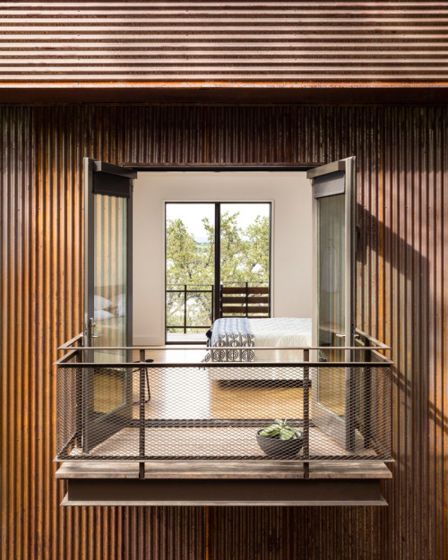 XXX designismymuse:  Texas Home on a Lake Architects-  photo