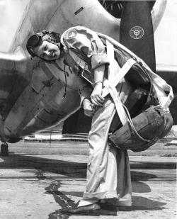 British-Eevee:  Wasp Pilot Deanie Parish In Front Of Her P-47 Thunderbolt (1940′S)