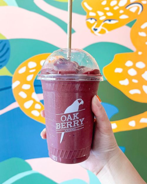 A much needed açai smoothie after a long coastal walk  . . . . . #oakberry #acai #respecttheo