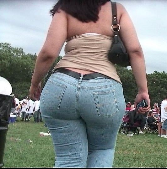 pearhub:  #thick #jeans #tight pants #booty  I love the size of that ass.. Wish I