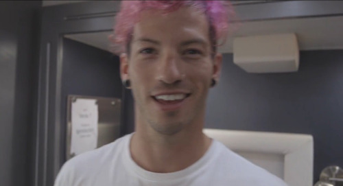 tylerlovesjoshler:Josh smile