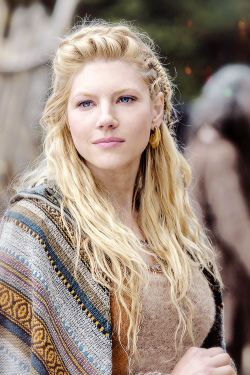 vikings-shieldmaiden:  Lagertha  |   Vikings 3.02 “The Wanderer” © Vikings Season 3 premieres Thursday, Feb 19th 2015 on the History Channel. 