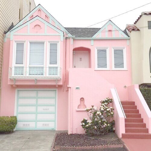 pinkallaround:I’m going to move at our summer house this weekend.