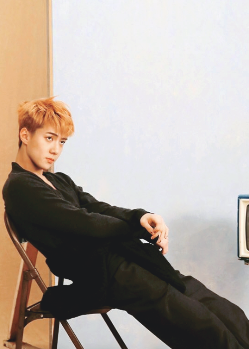 luedeer:sehun in super elle photoshoot bts