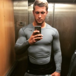 lycladuk:  The hunk that is Dan Osborne