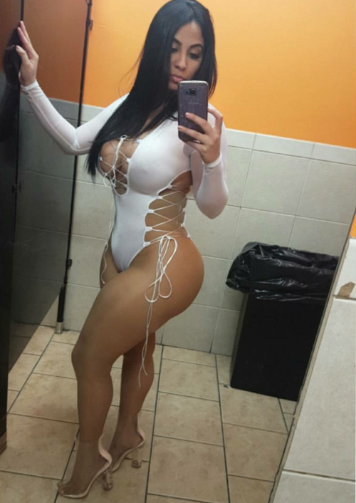untitled12869: goood-thickness: Damn!!  I need to go where she’s at I would rip a hole where her pus