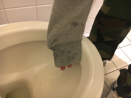 sk8erpigvienna:First order of business at work: pissing my shorts and cleaning the toilet with my hoodie