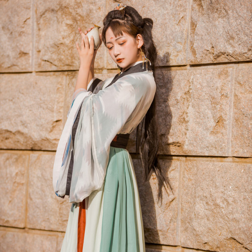 hanfugallery:Chinese hanfu by 彩云间