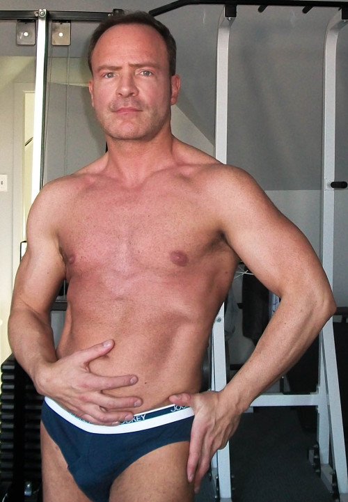 jckybriefs4me: nicemale: bodybuildingeric on tumblr Nice Jockeys, dad!